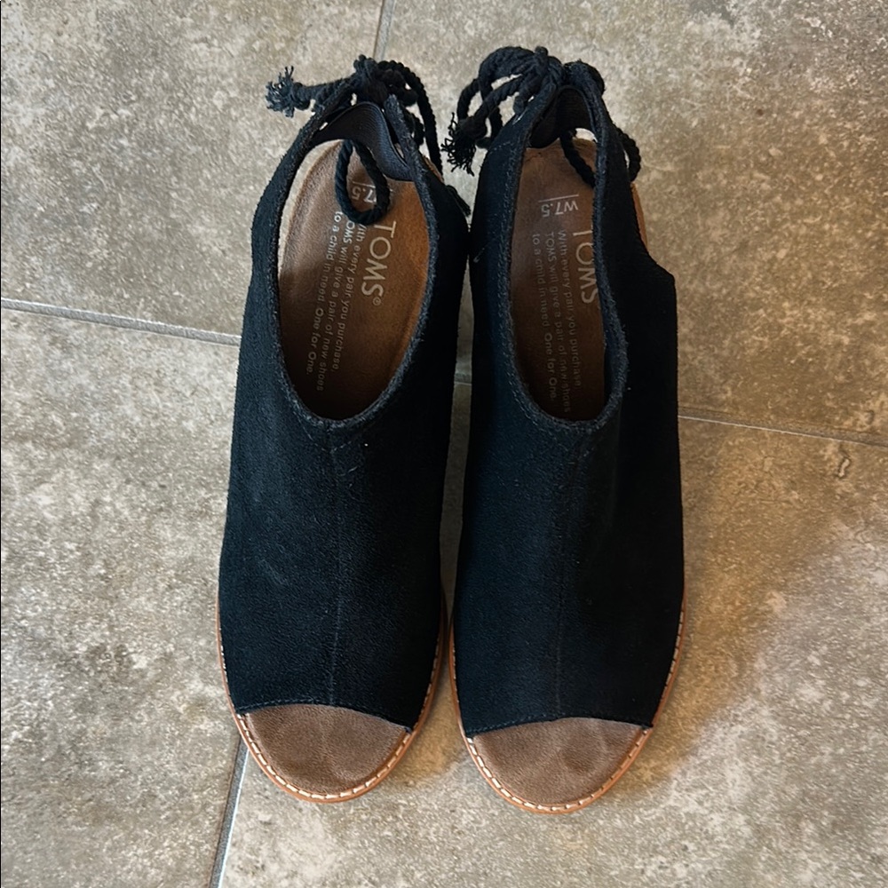 TOMS Women's Black Suede Shoes 7.5